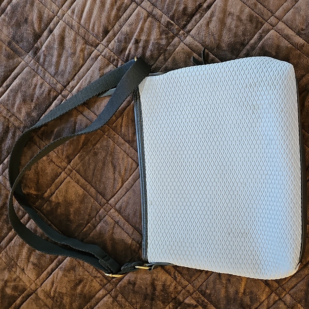 Crossbody Bag - Picture 5 of 16